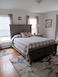 Main bedroom 1 Queen