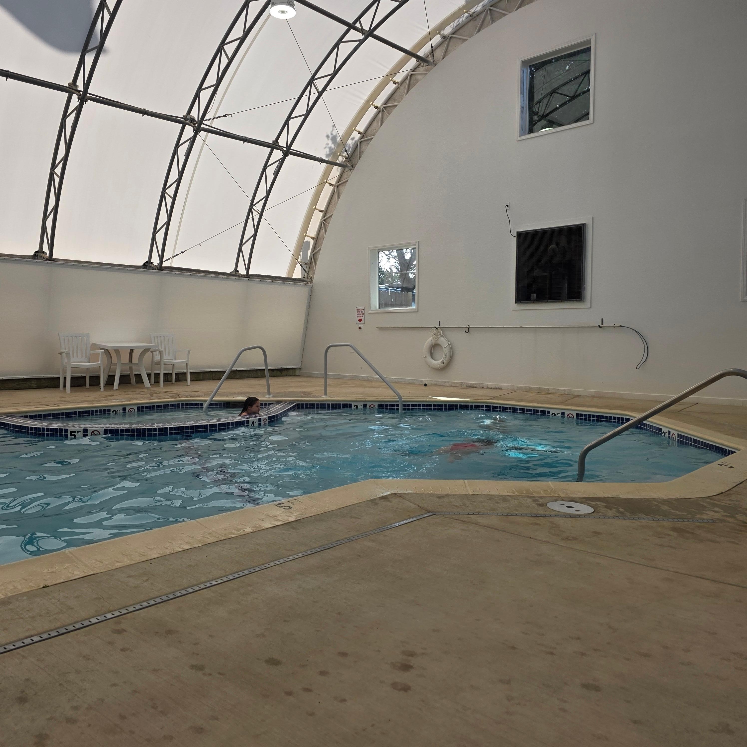 Indoor Pool/ hot tub