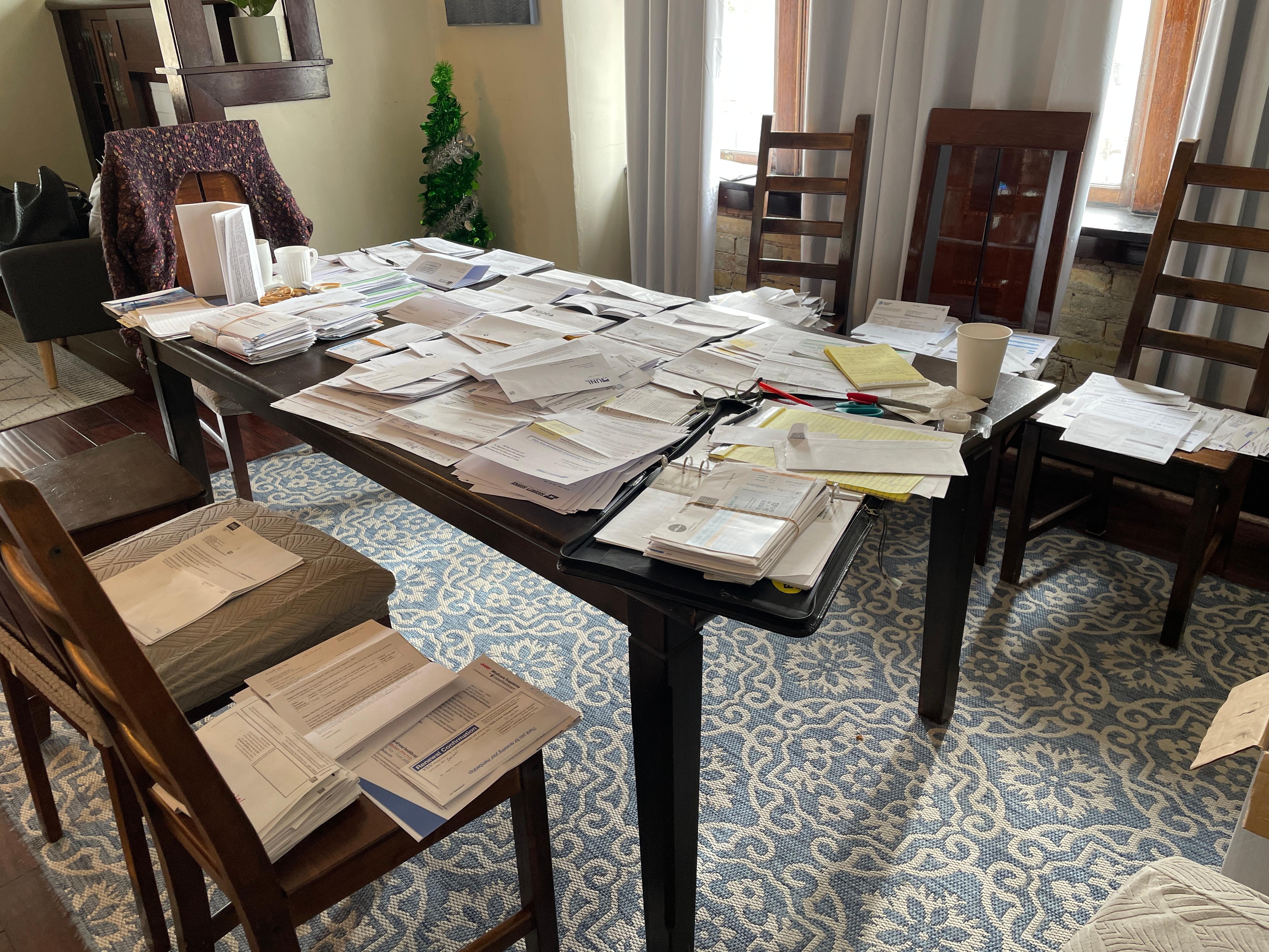 We were in SLC to help a family member organize her affairs. The large dining room table in the bright sunny dining roomwas quite helpful.