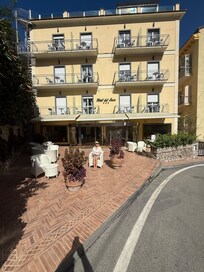 Front of Hotel Del Mare