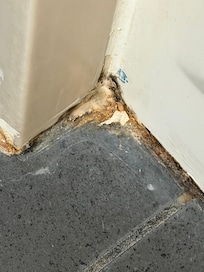 Disgusting area in bathroom
Hope you can zoom in.