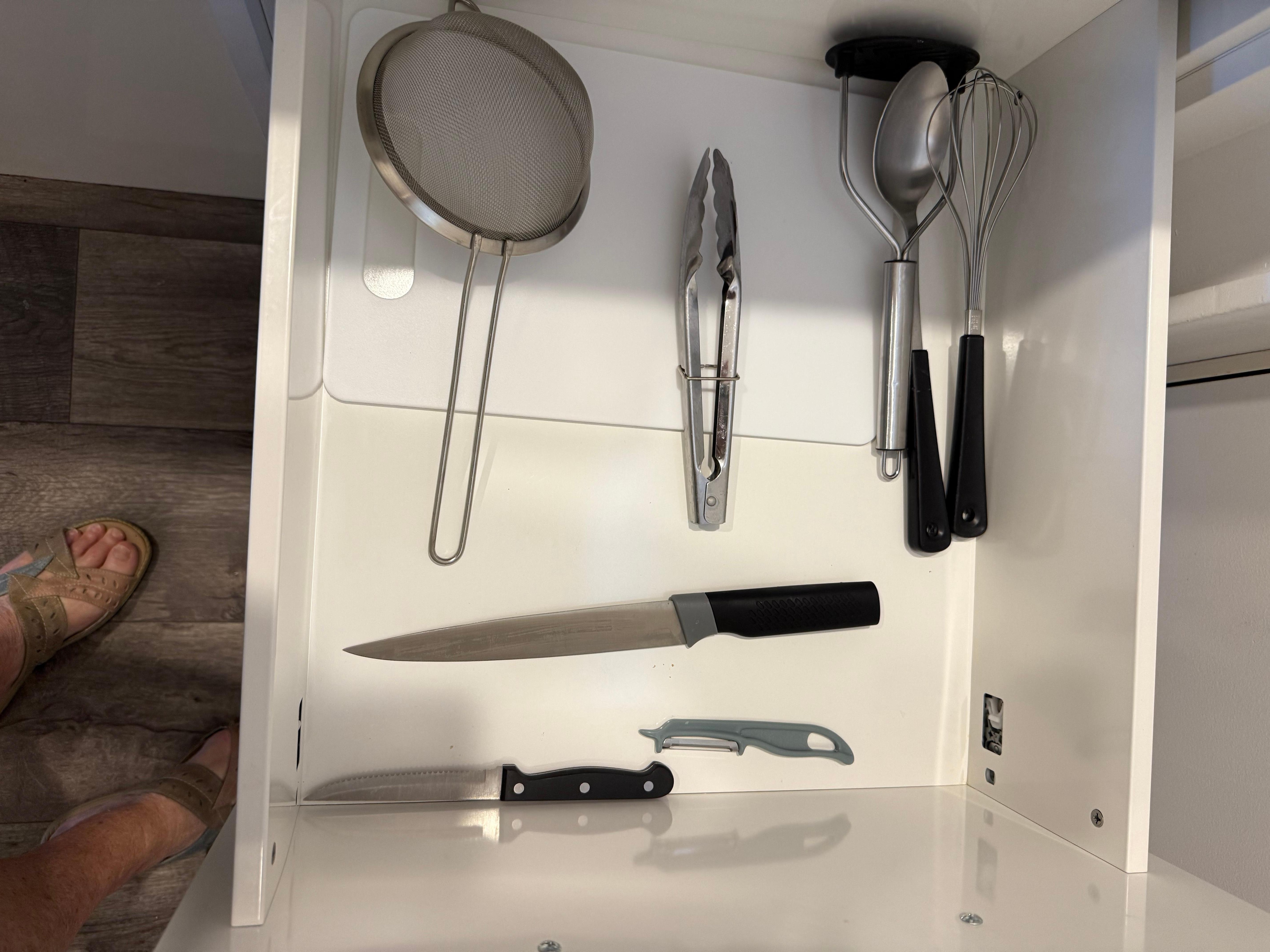 This was the total amount of utensils for cooking. Microwave and electric fry pan