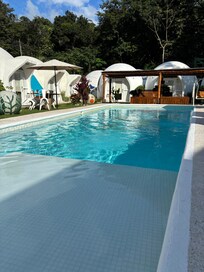 プールは滞在時、いつでも利用できます。