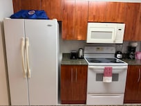 Kitchen appliances not upgraded per the advertised unit