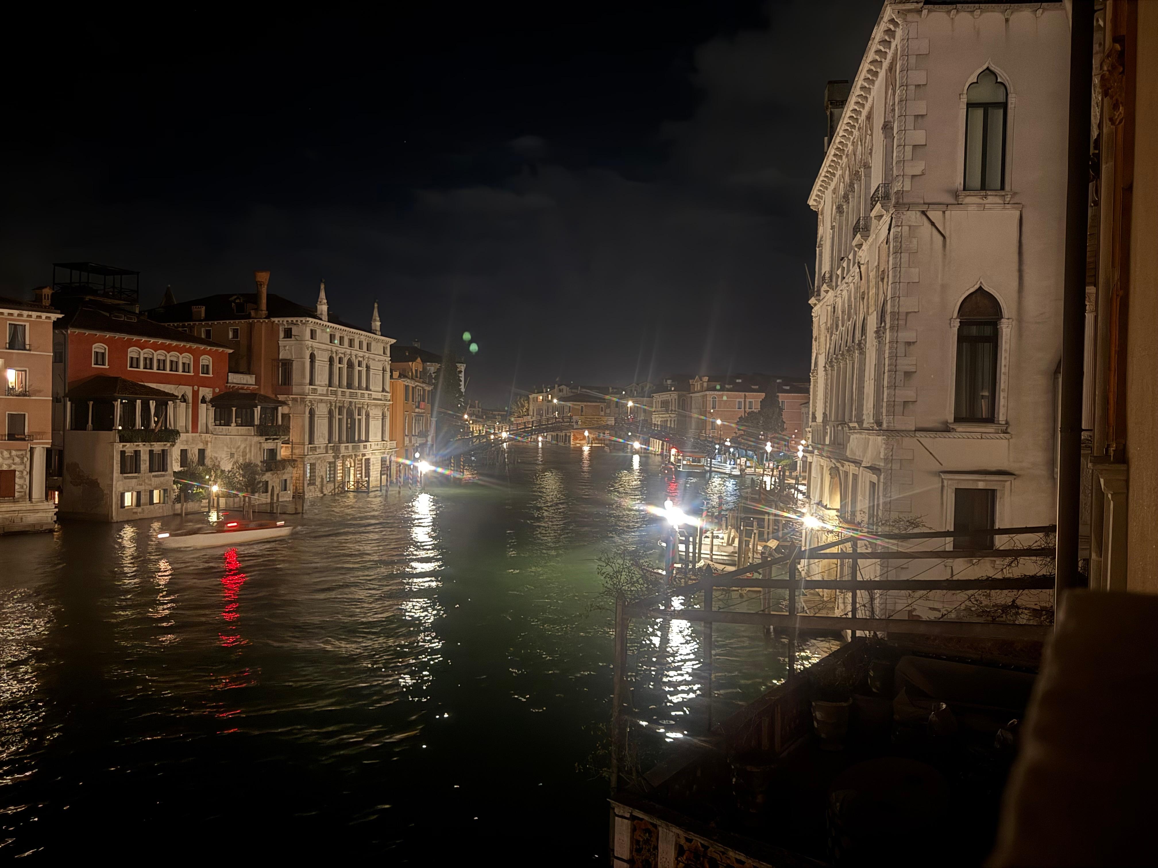 View at night of the Accedemia bridge