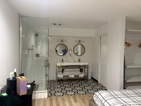 Shower in “superior king room with sofa bed”