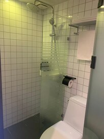 Clean bathroom