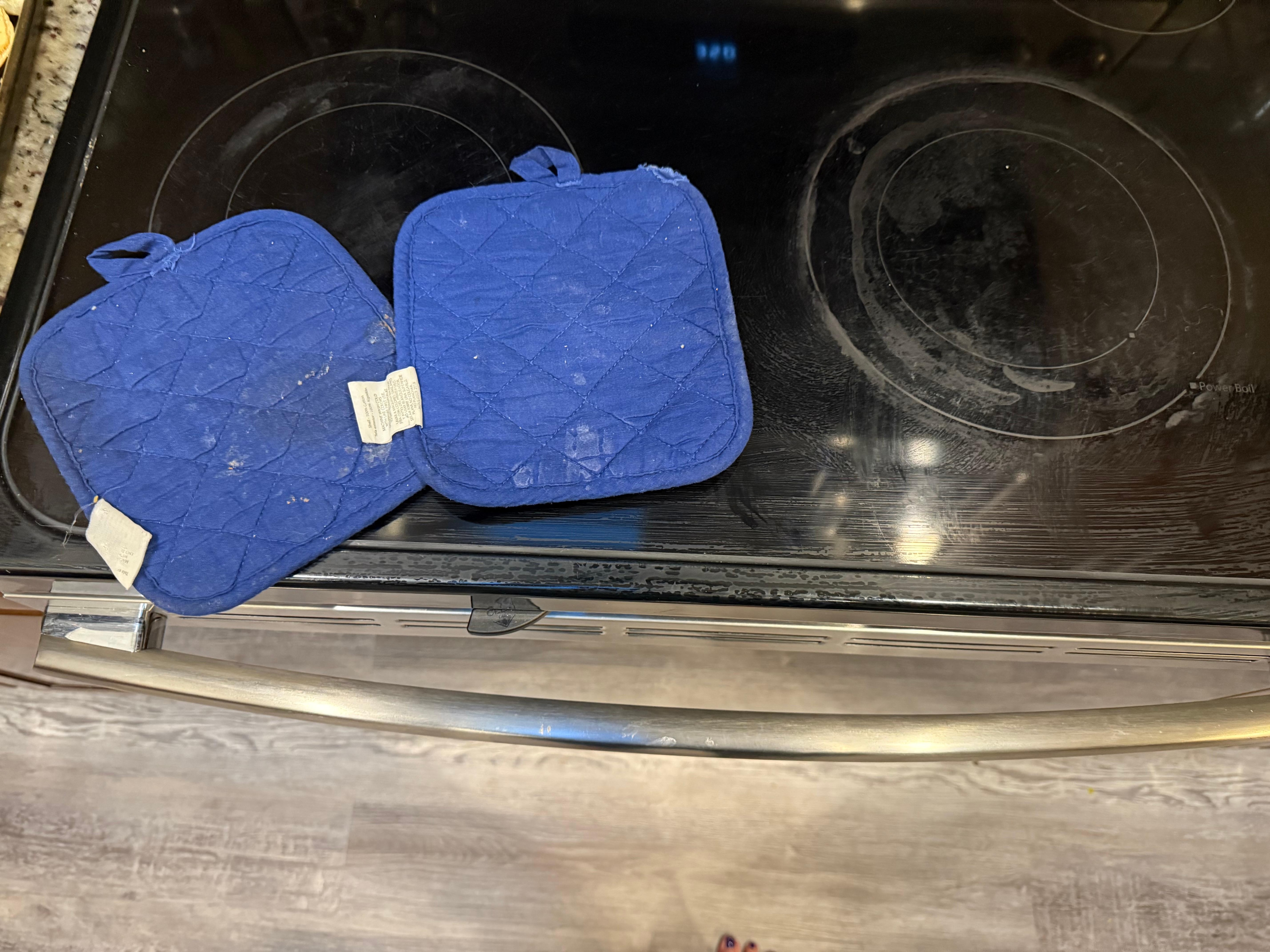 Stovetop and dirty hot pads