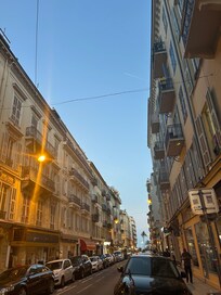 Early evening on Rue Meyerbeer