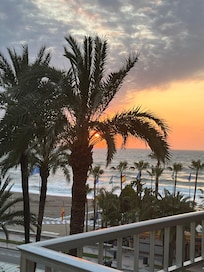 Lever du soleil depuis mon studio.