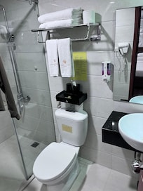 部屋のバスルーム