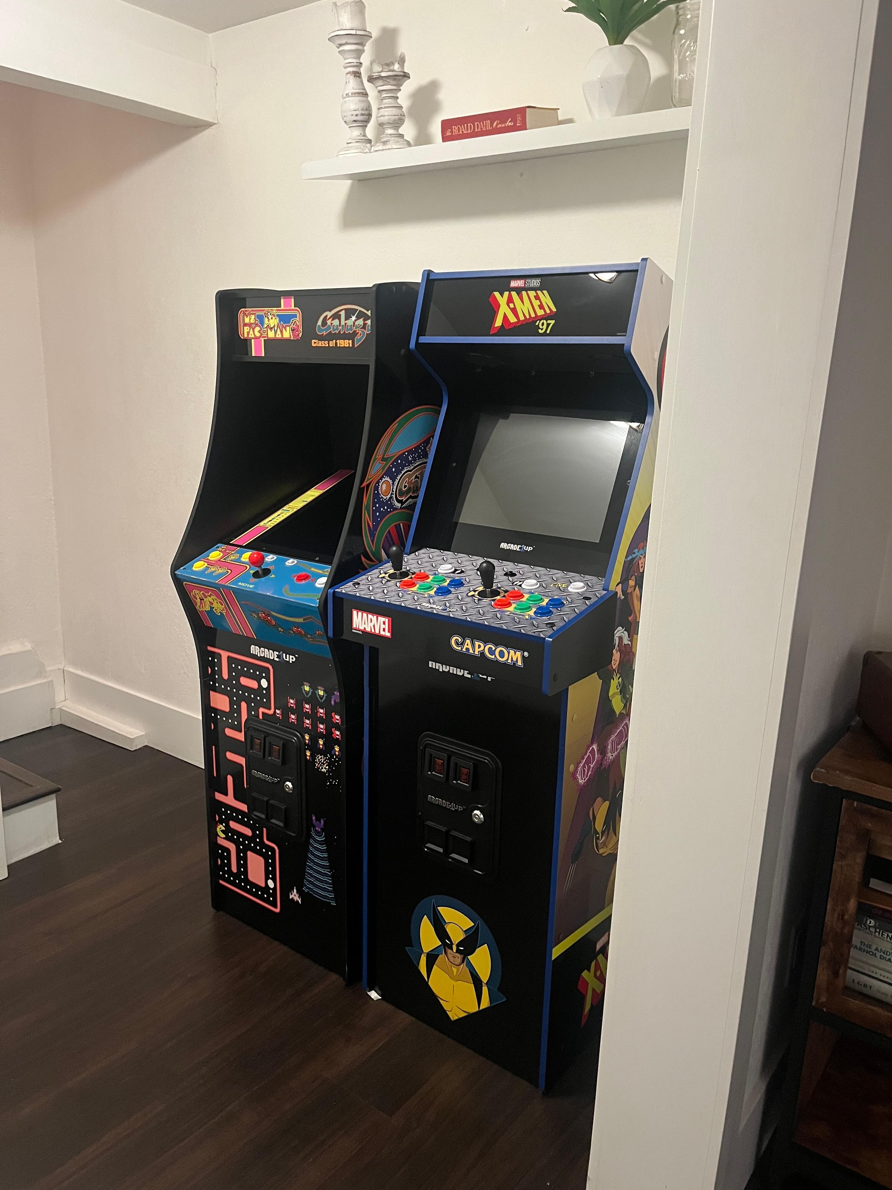 Fun games, especially Miss Pac-man. 