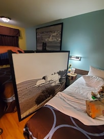 Large photo that fell.