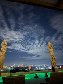 An amazing pool with an amazing view on the rooftop