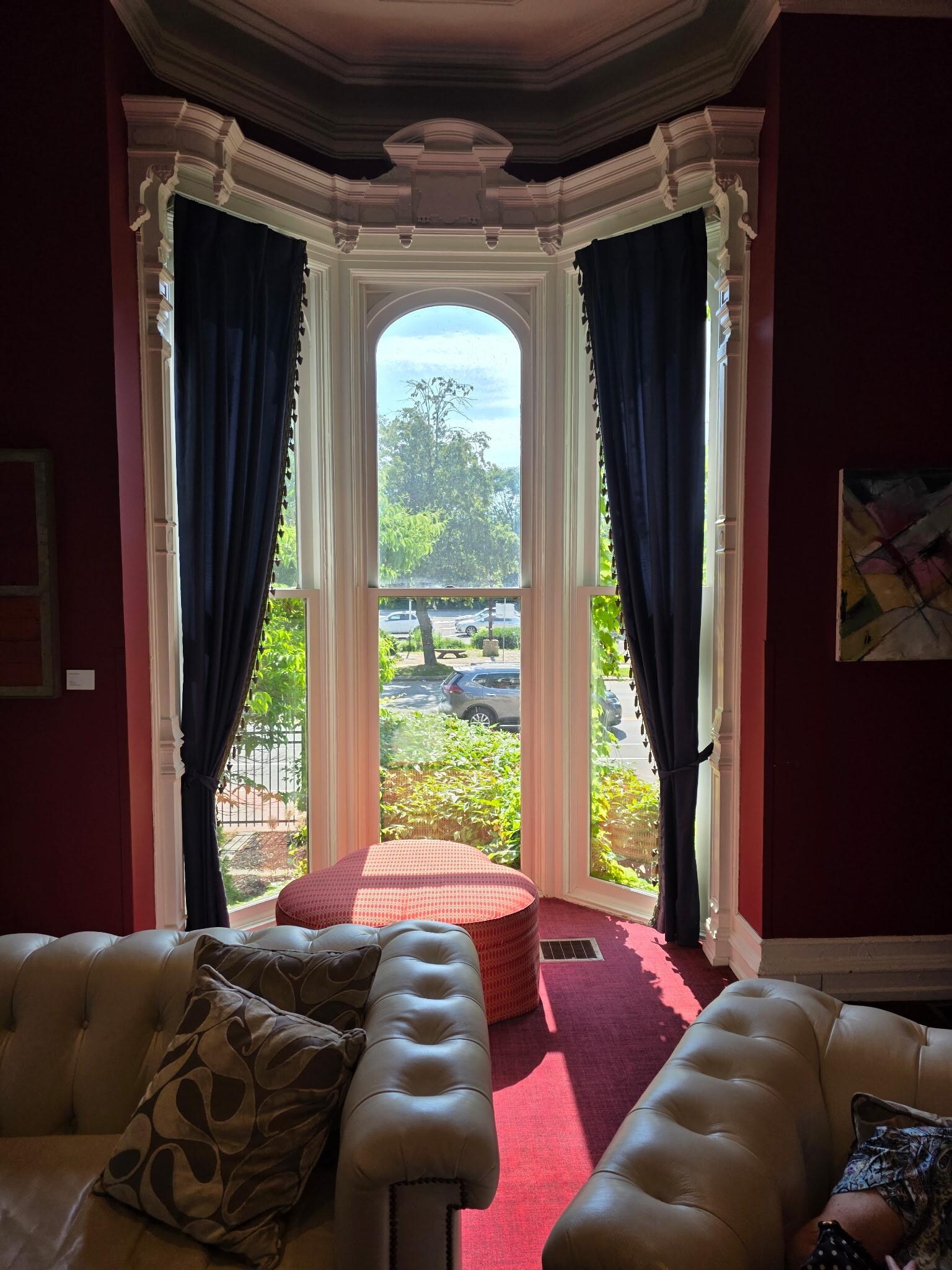 Lobby/sitting room 