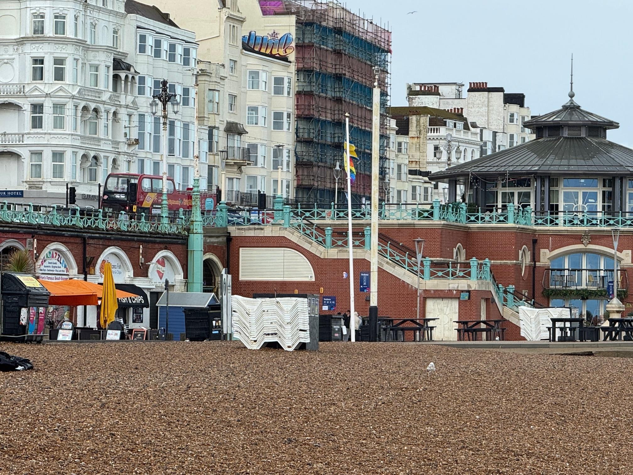 Brighton Sea Front is great fun to explore for a range of tourist attractions, craft shops and a choice of several places to have a drink and a bite to eat.