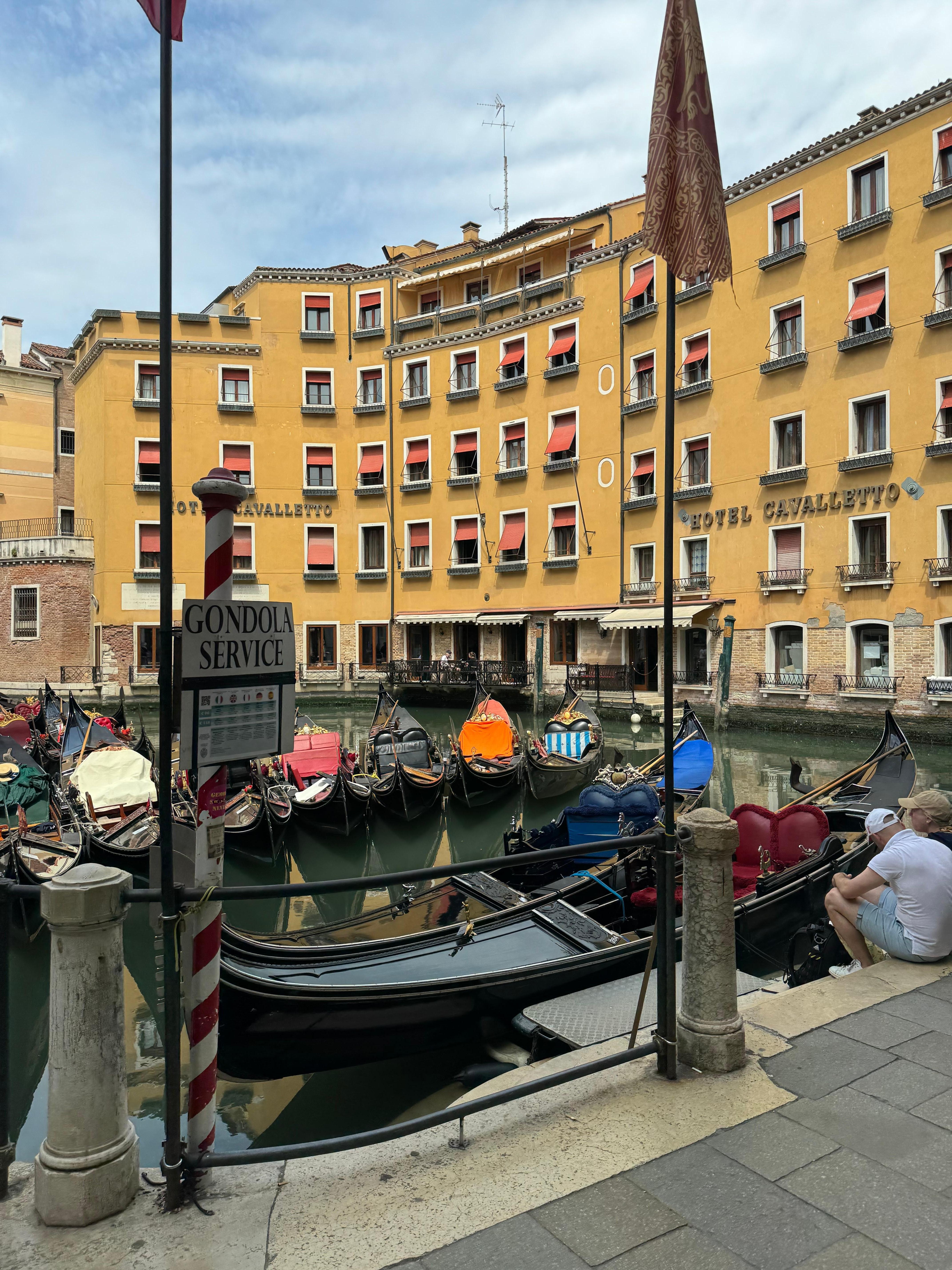 Hotel Cavalletto from the front. Right on the canal.