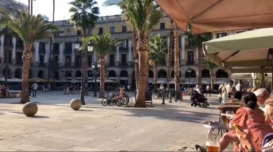 Sitting at restaurant just outside Hostal Ambos Mundos