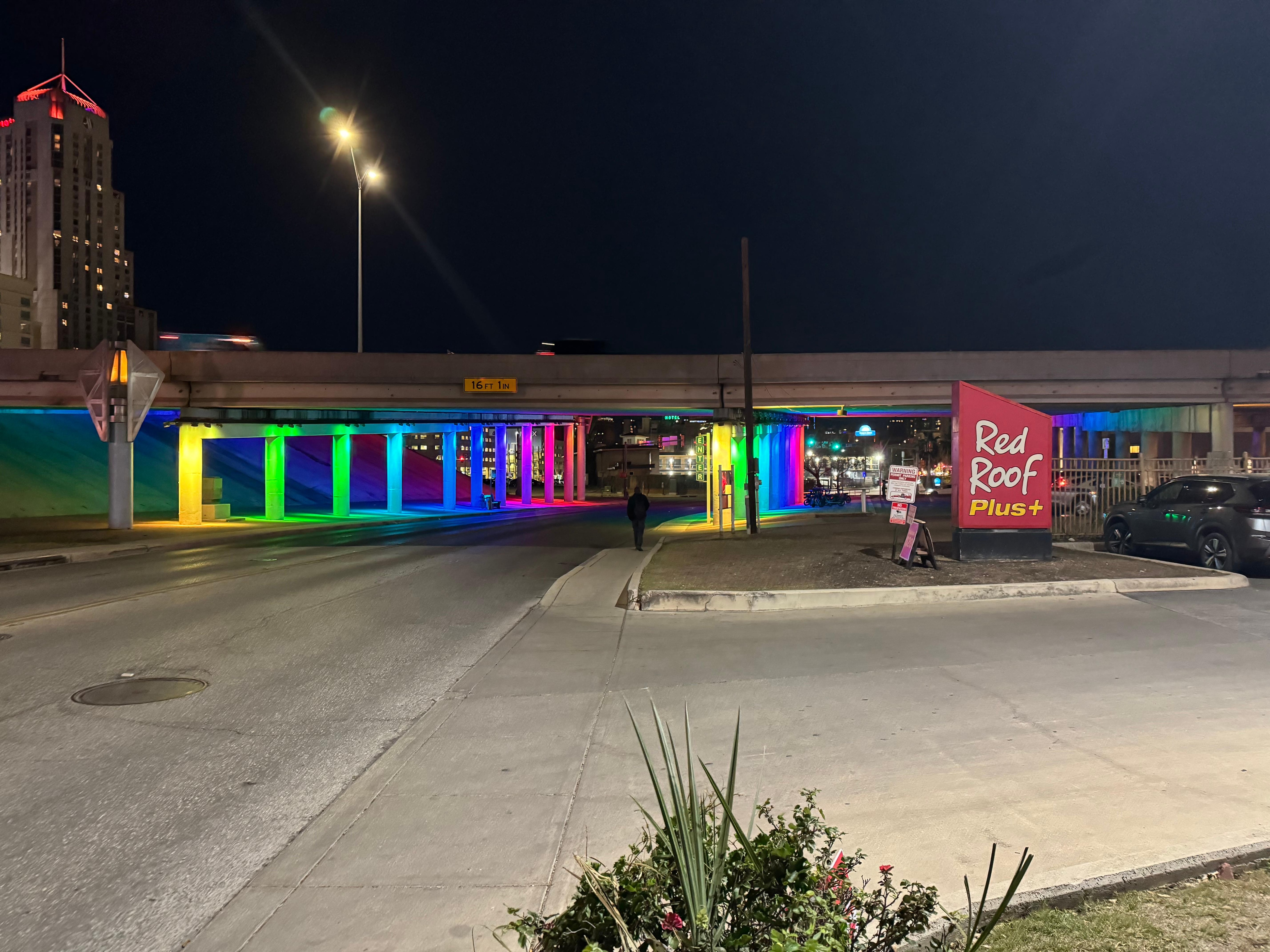 Handy underground walkway to River walk and Alamo 