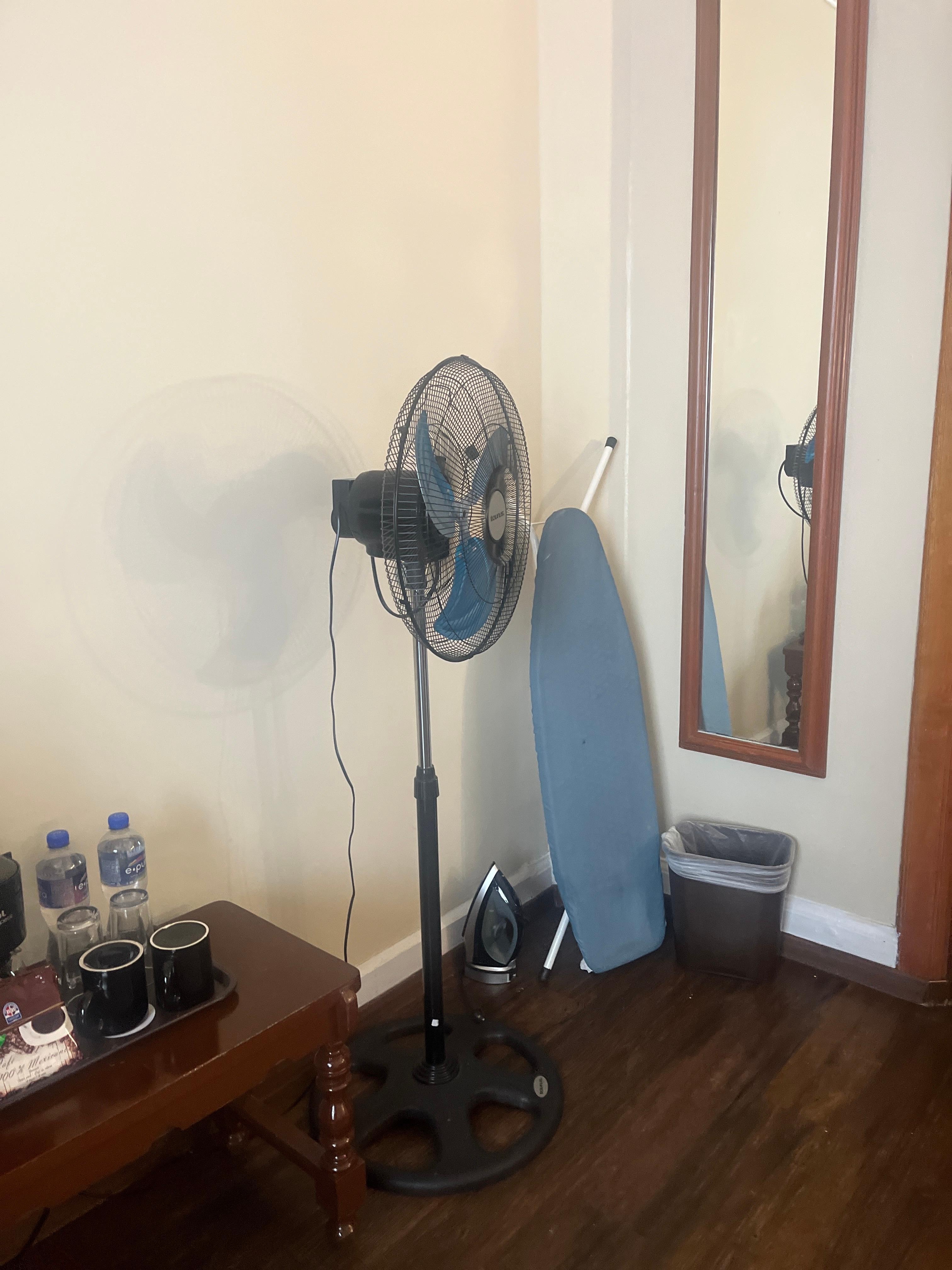  No A/C
Just a fan 
