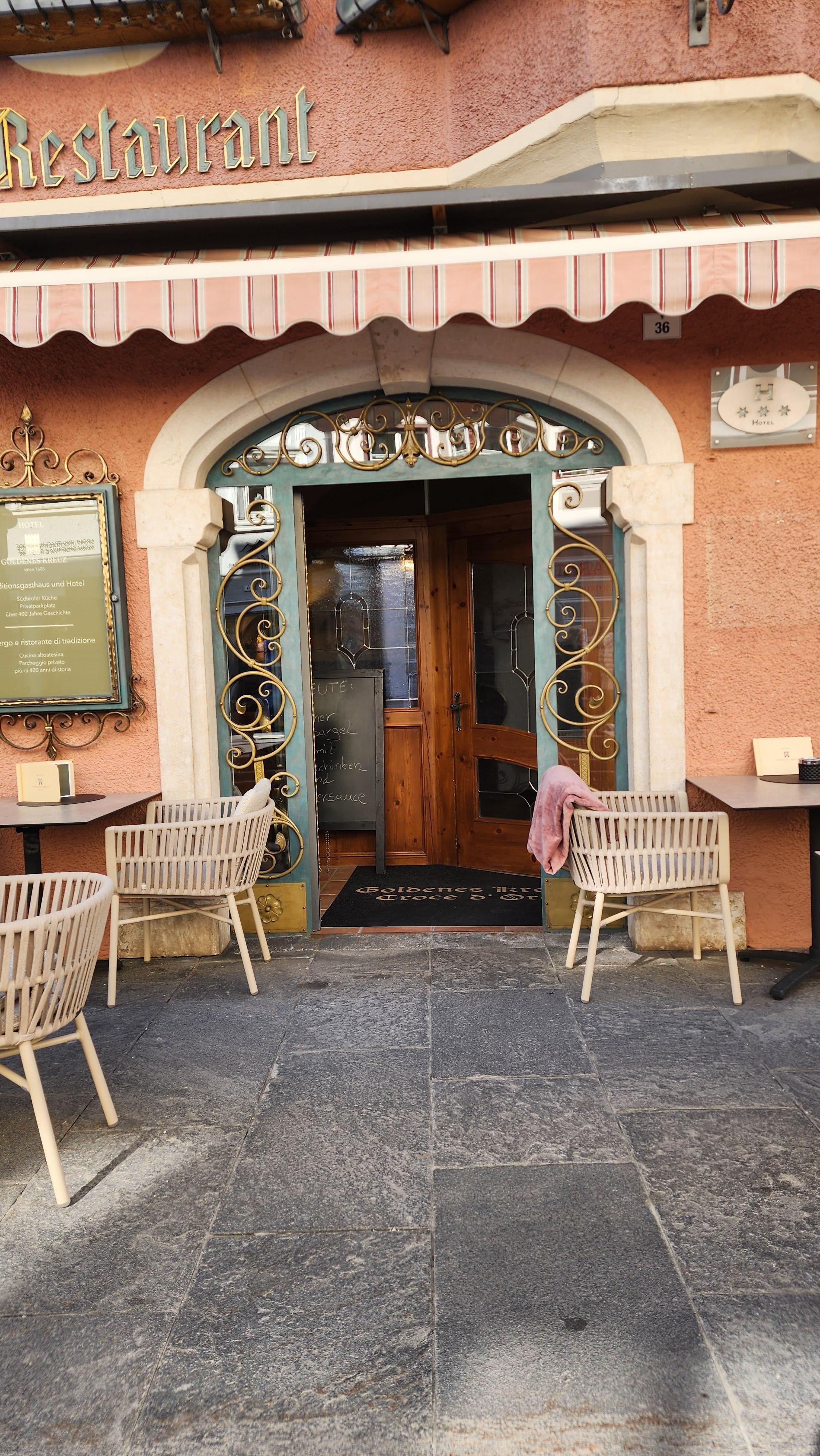 Charming looking restaurant but not busy