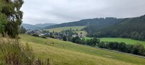 Zicht vanaf de heuvel, wandelroute achter het huis
