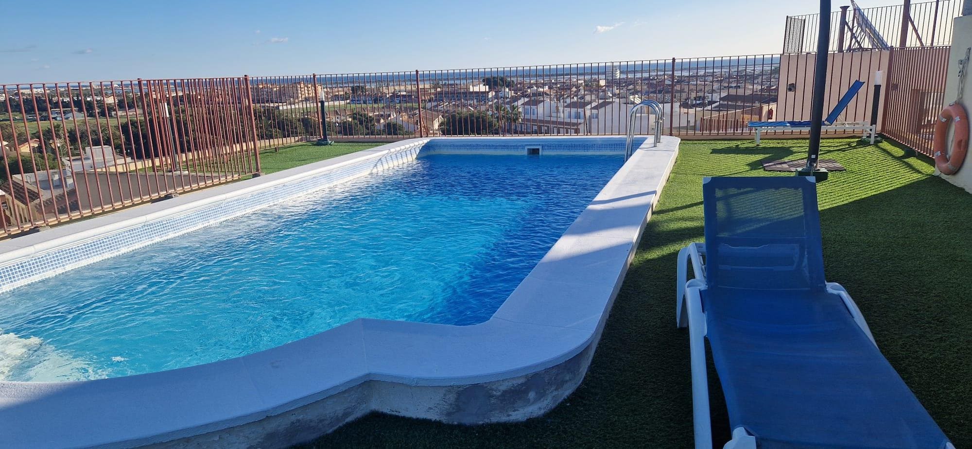 Roof top Swimming pool was not opened mid February looked great 