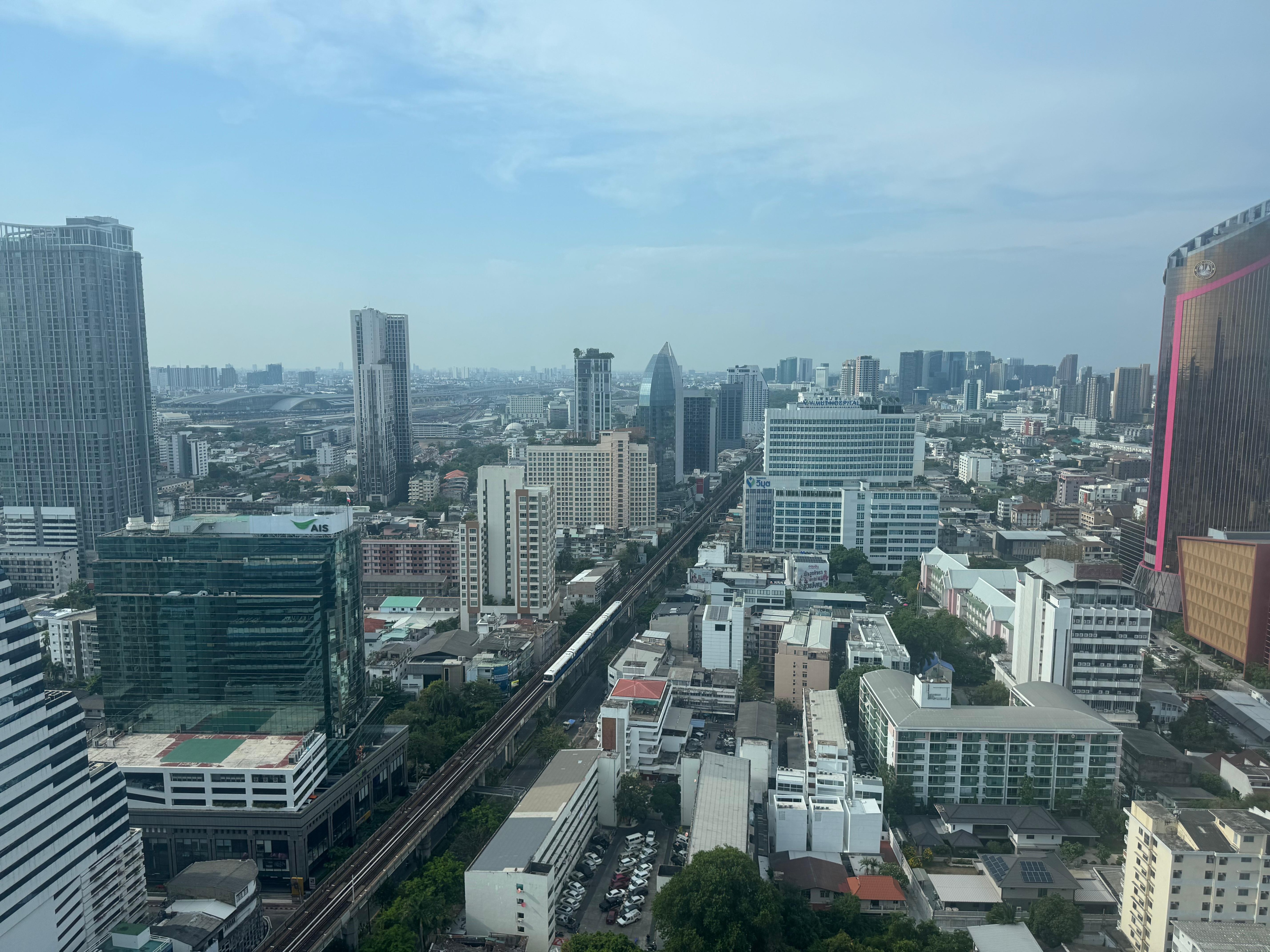 Train nearby but can’t really hear it