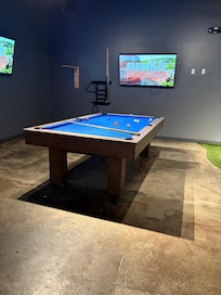 Pool table & more in the basement