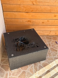 This was something that I was told previous guest broke that was still on the deck. Complete safety hazard we had six children there and had to keep them out of the backyard.