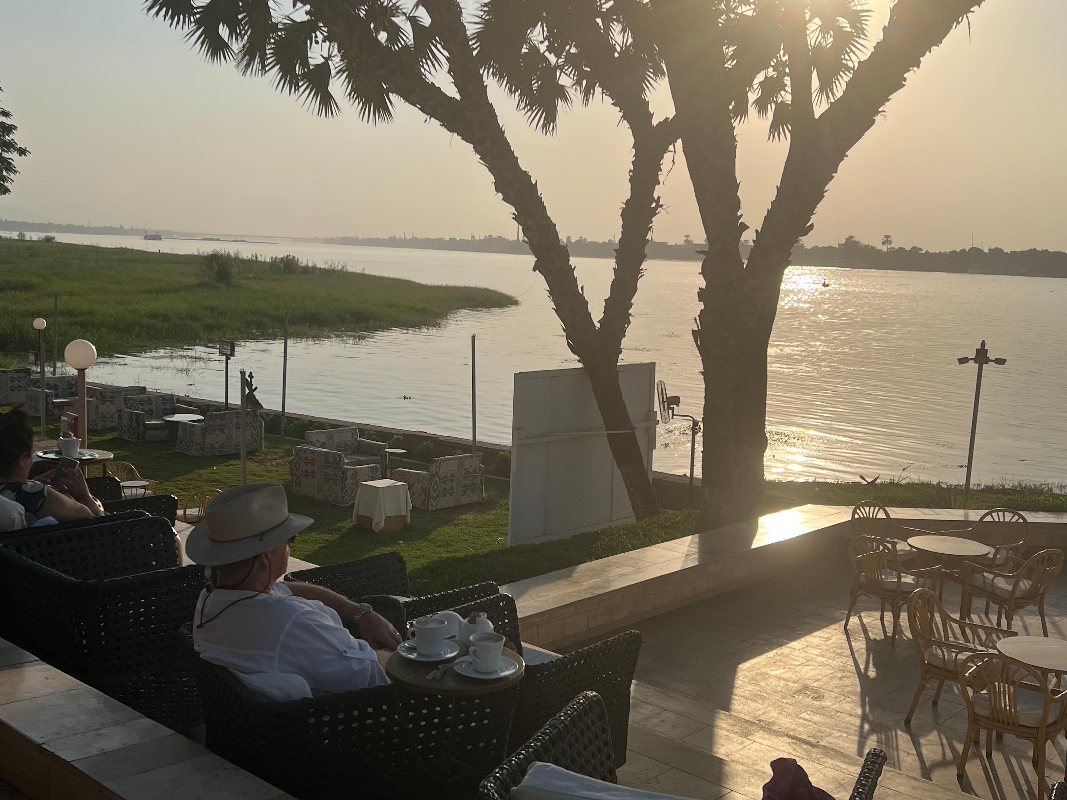 Sundowners at the bar overlooking the Nile 