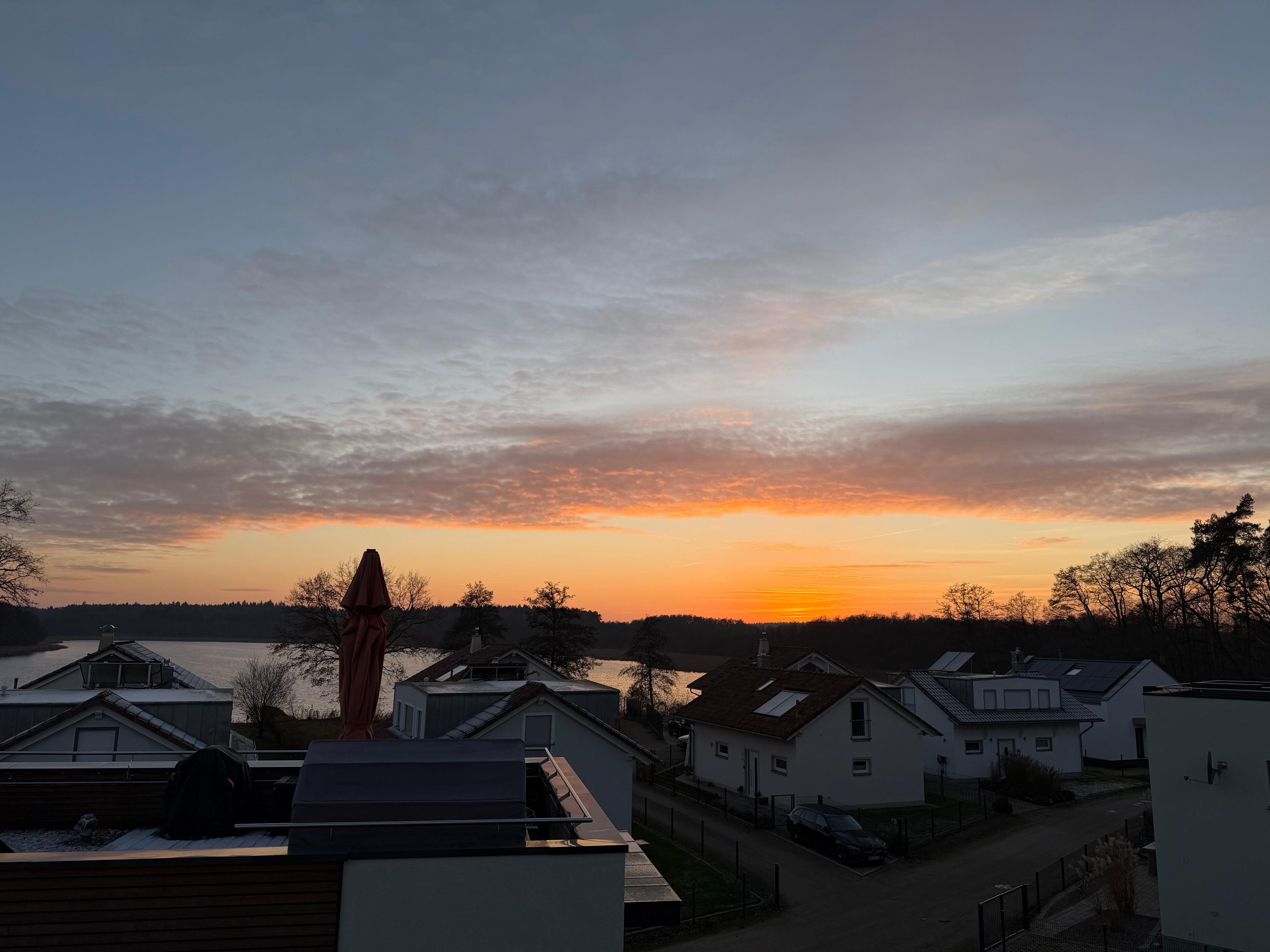 Sonnenuntergang von der Dachterrasse