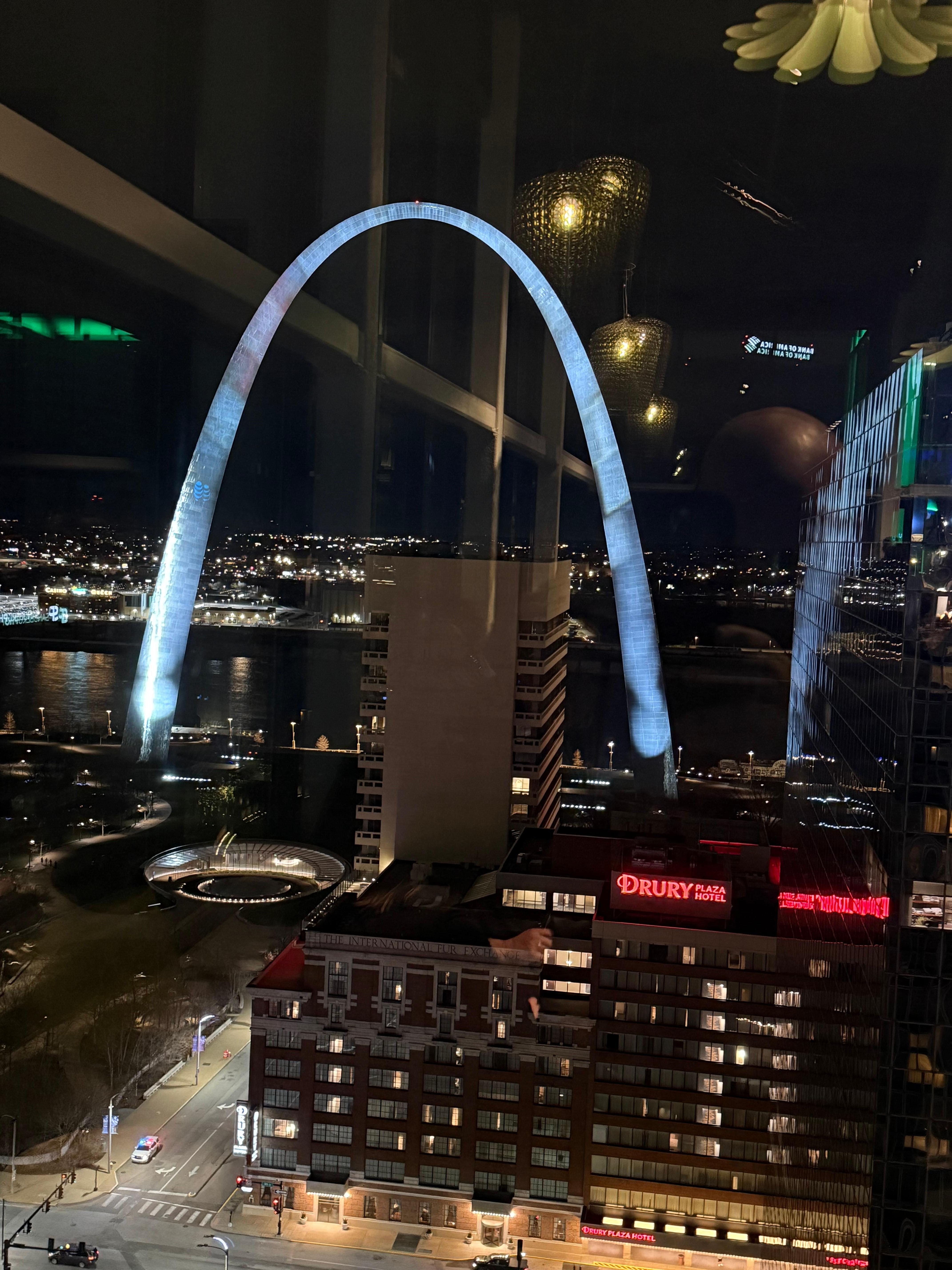 Taken fromNightclub across the street - shows the proximity of Drury to the Arch and Gateway Park.
