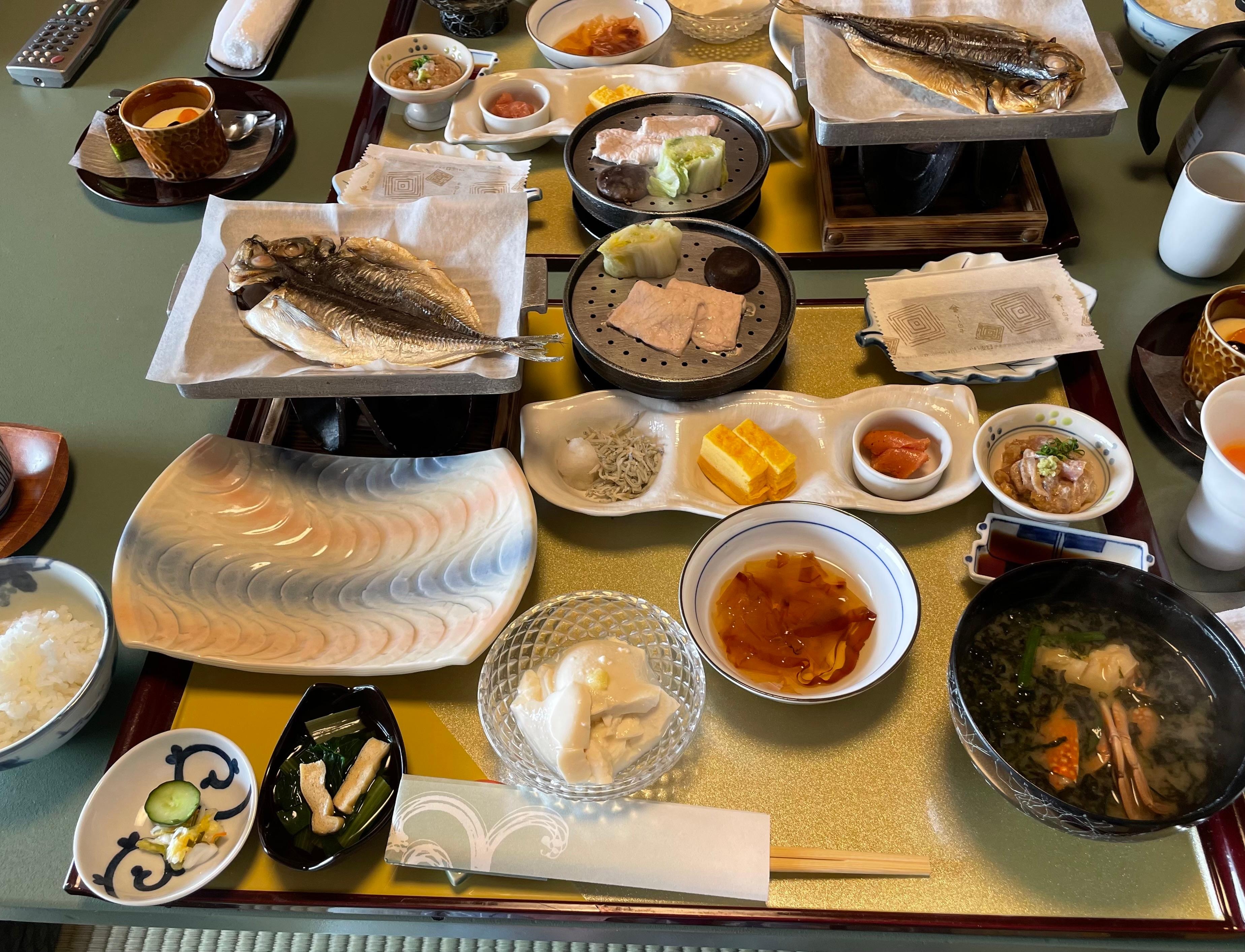 朝食