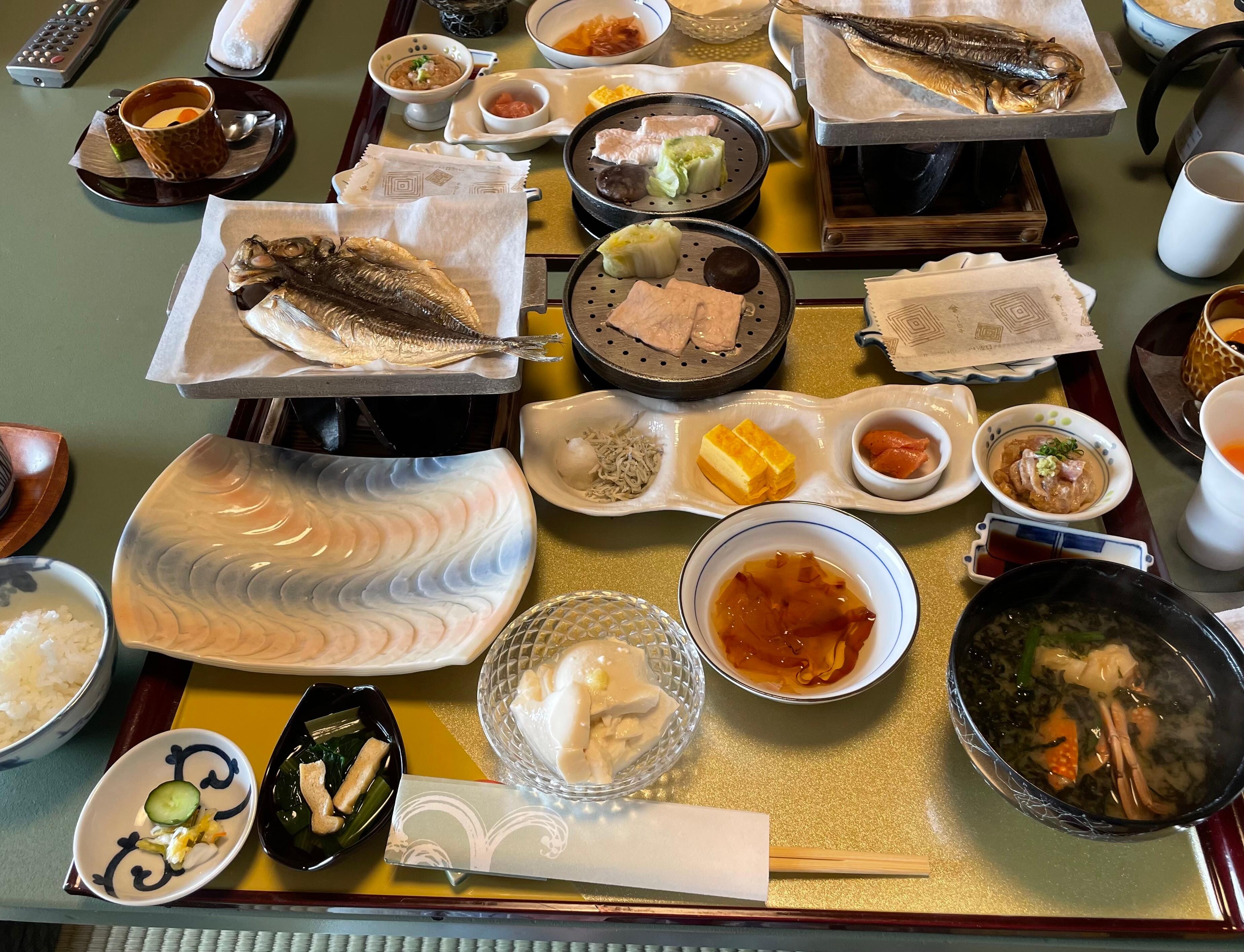 朝食