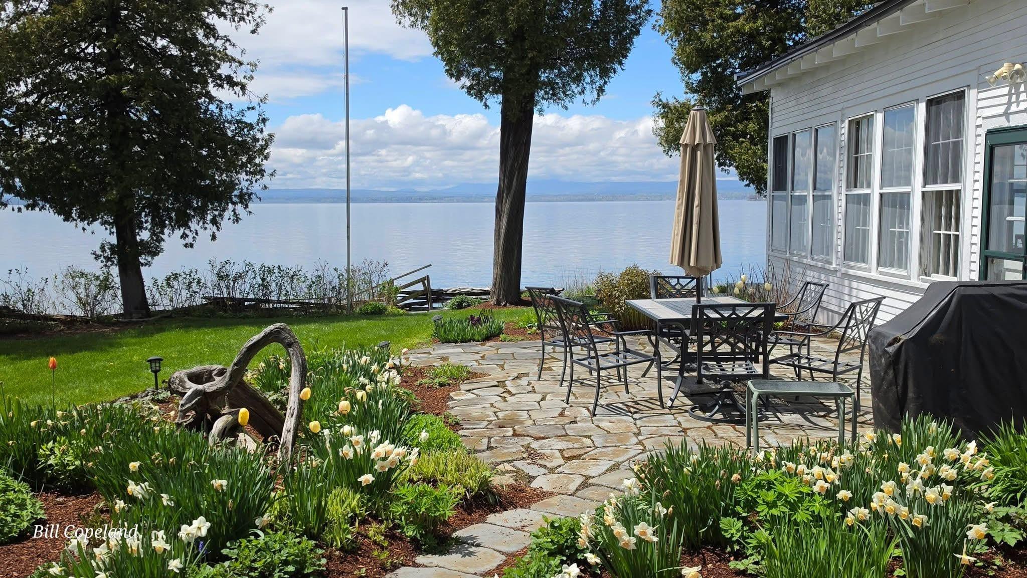 Beautiful gardens and patio for dinner