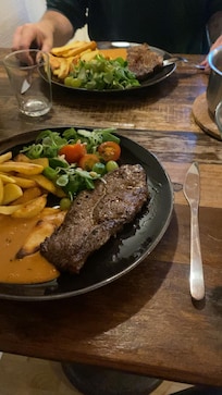 En hjemmelavet middag i hyggelige hjemmelige omgivelser frem for restaurant besøg