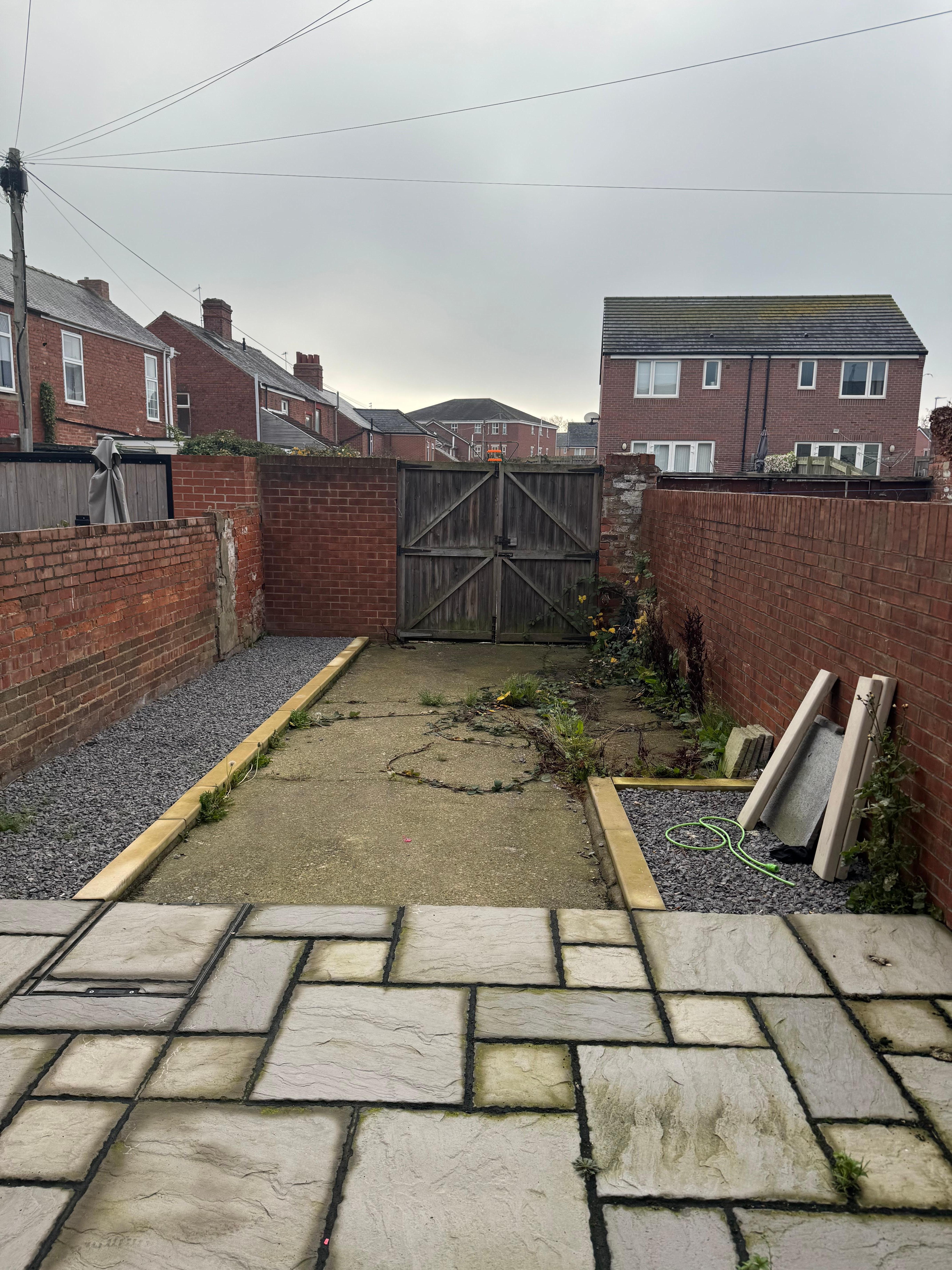 This could be a great parking space - but it’s clearly neglected. 