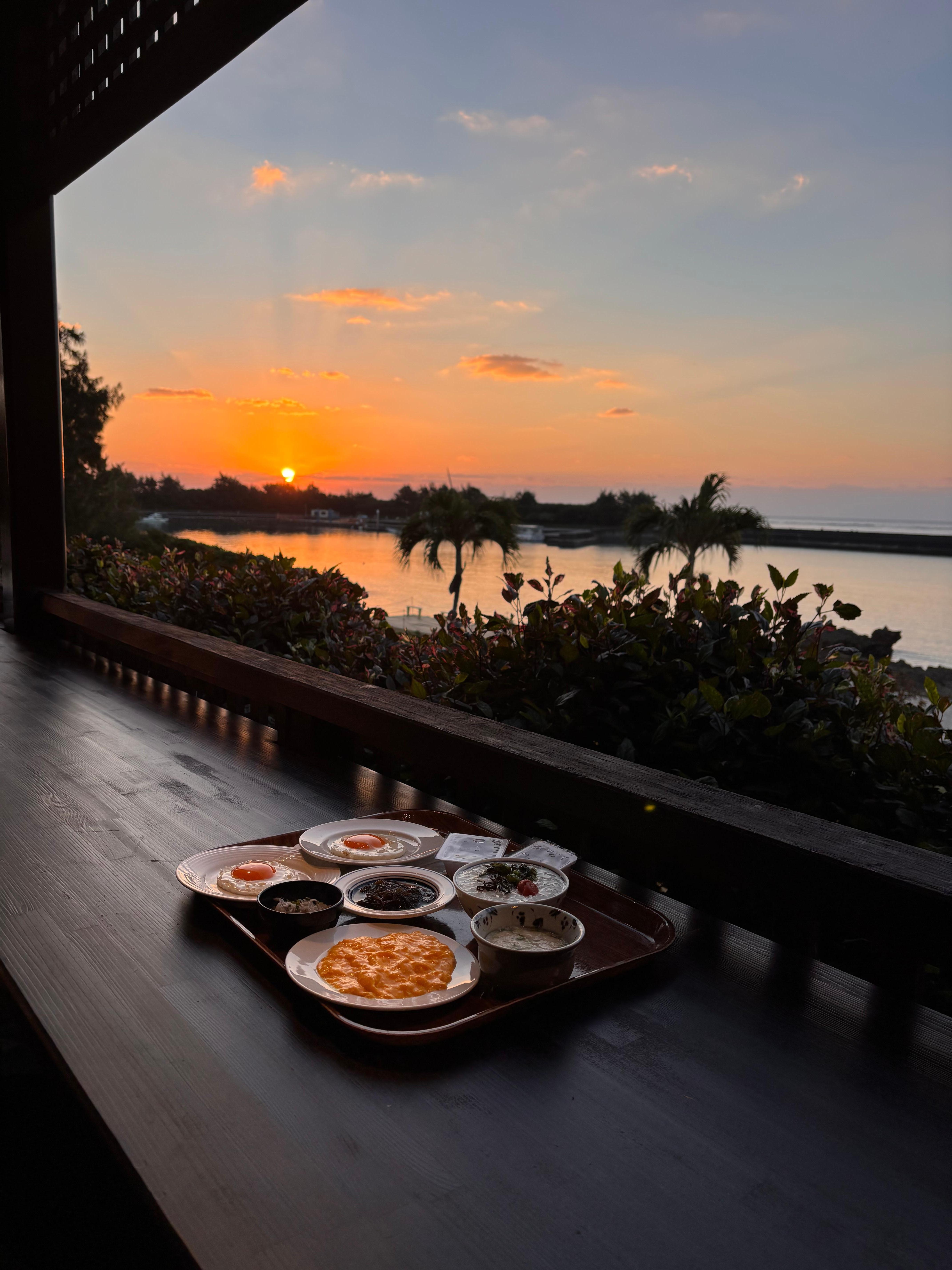 日の出を拝みながらの朝食は最高です。