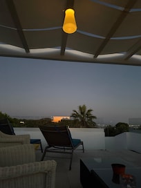Warm evening watching the planes arriving.