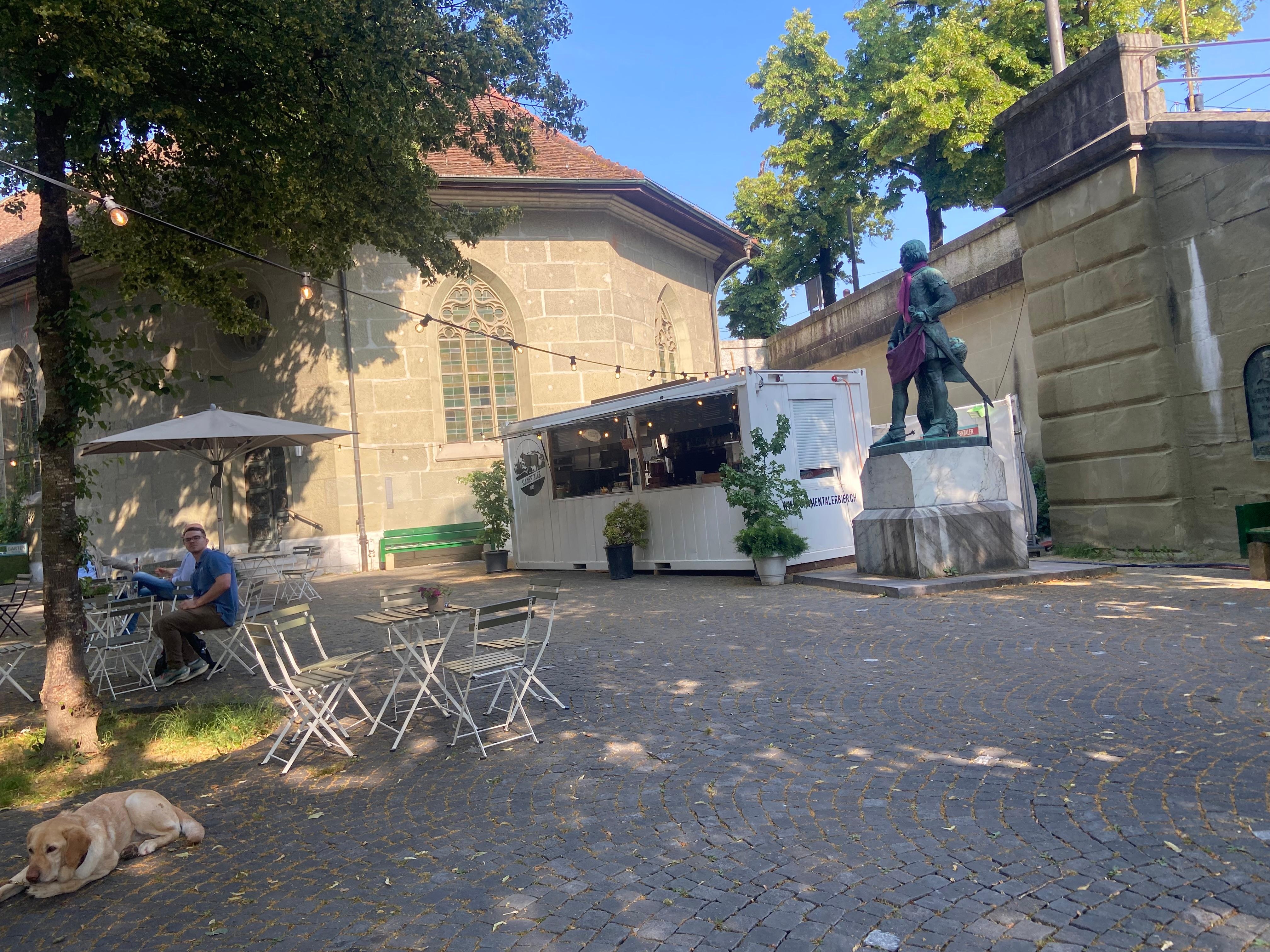 Lovely little area next to the bridge, serves nice craft beer and wine in a tranquil setting