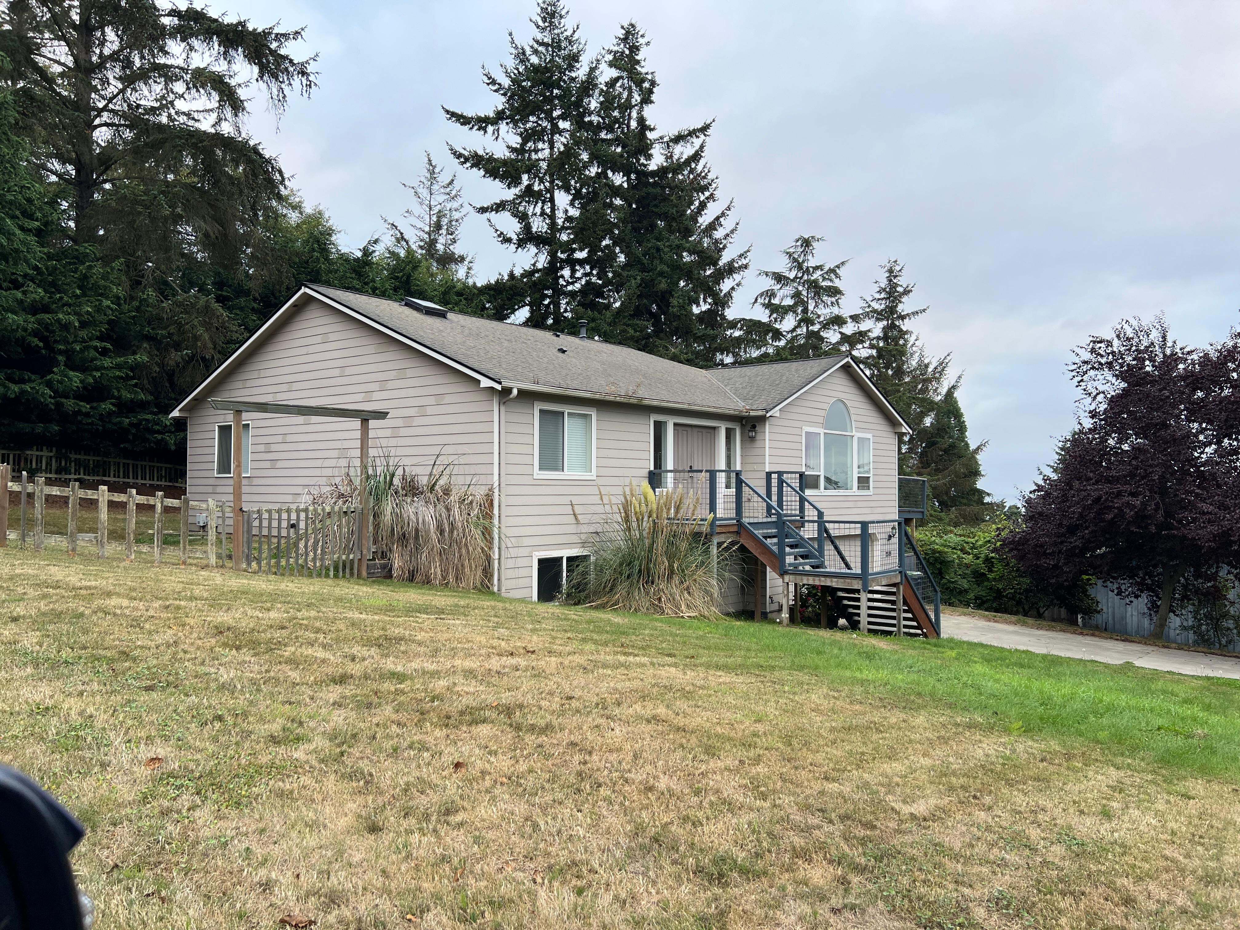 phot of house from outside