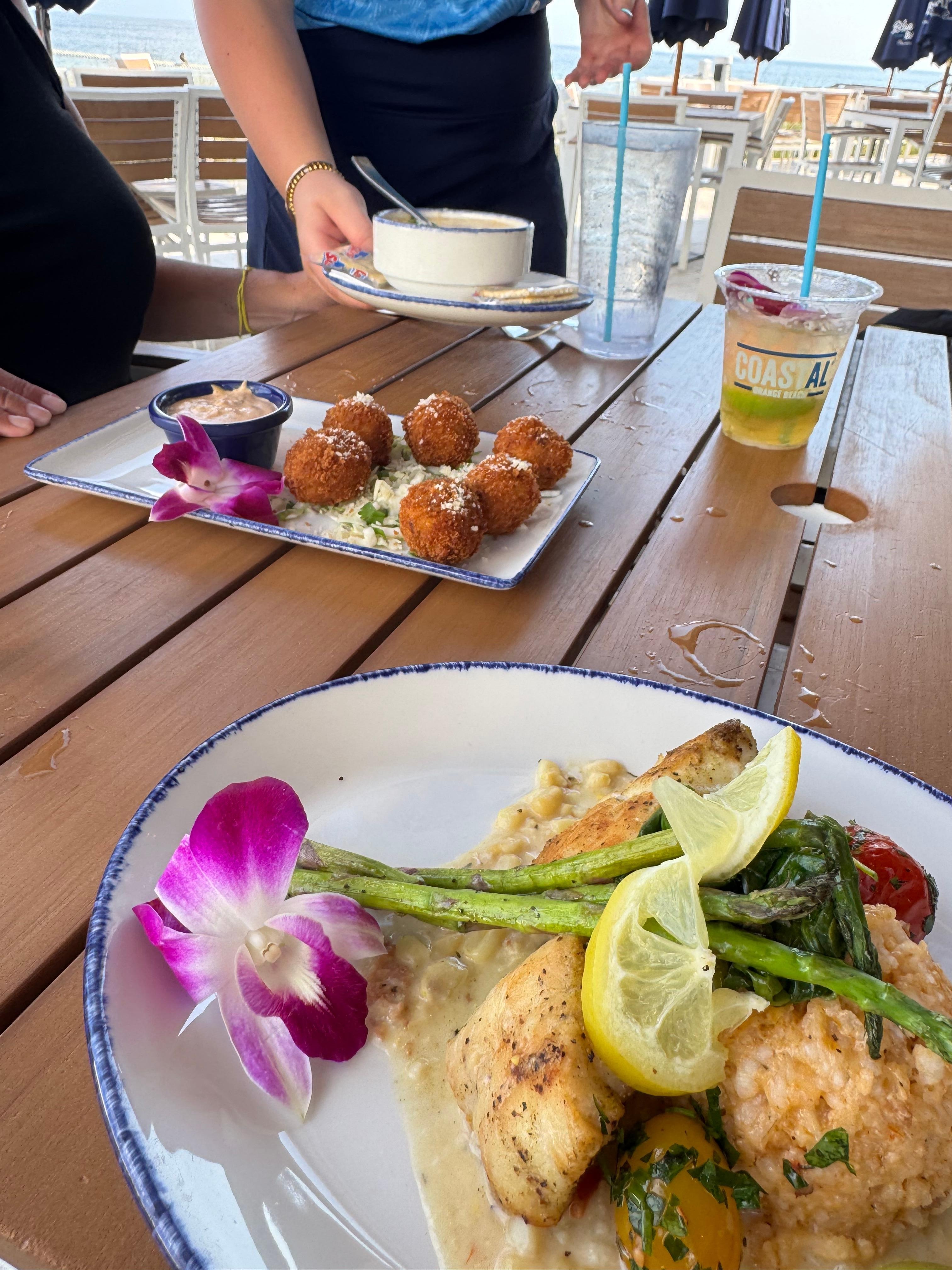 Costal restaurant nearby 