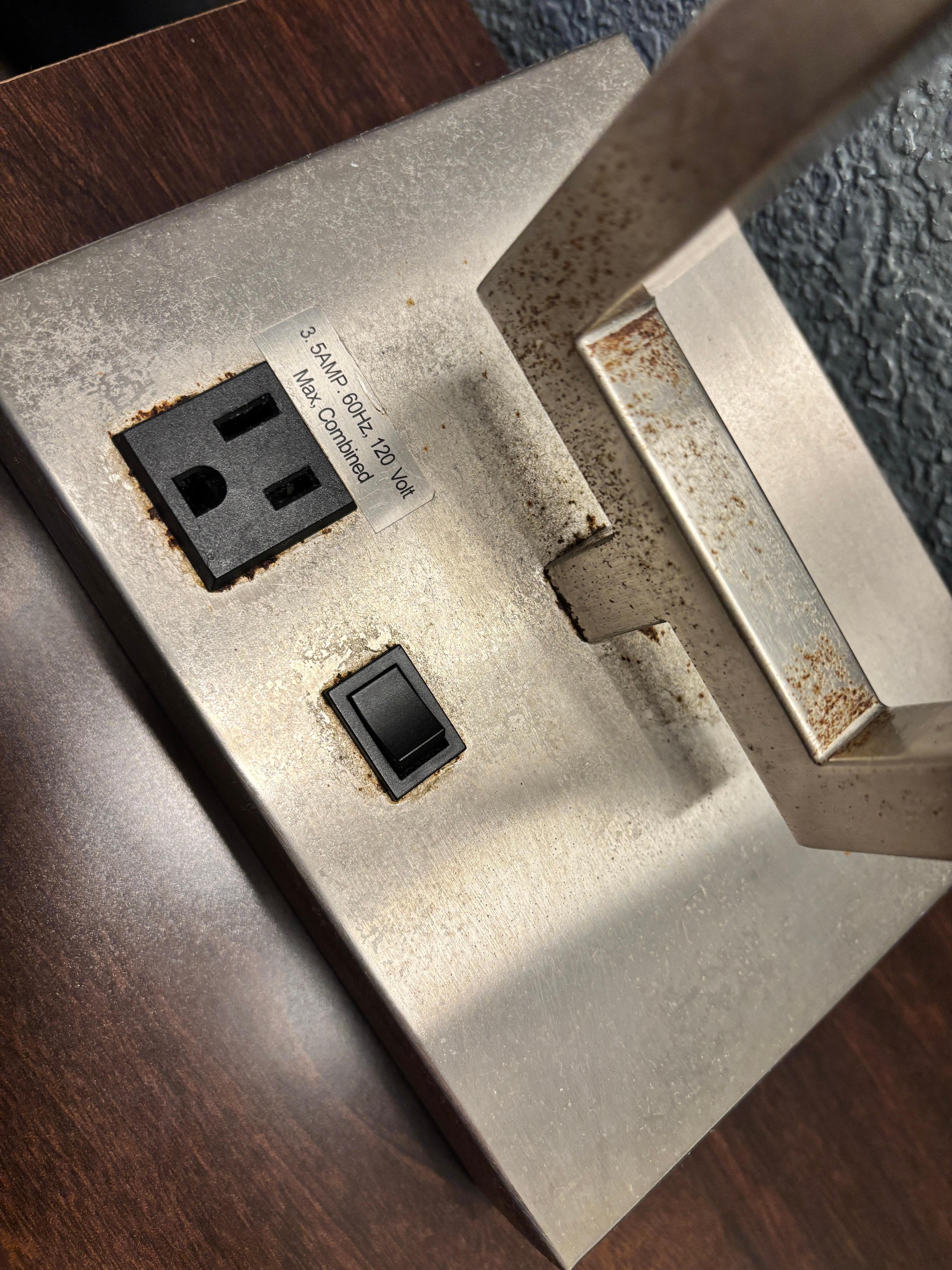 All lamps in poor condition and dirty
