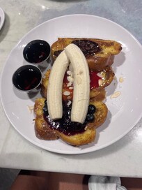 CafeHollywood breakfast
Banana split French toast