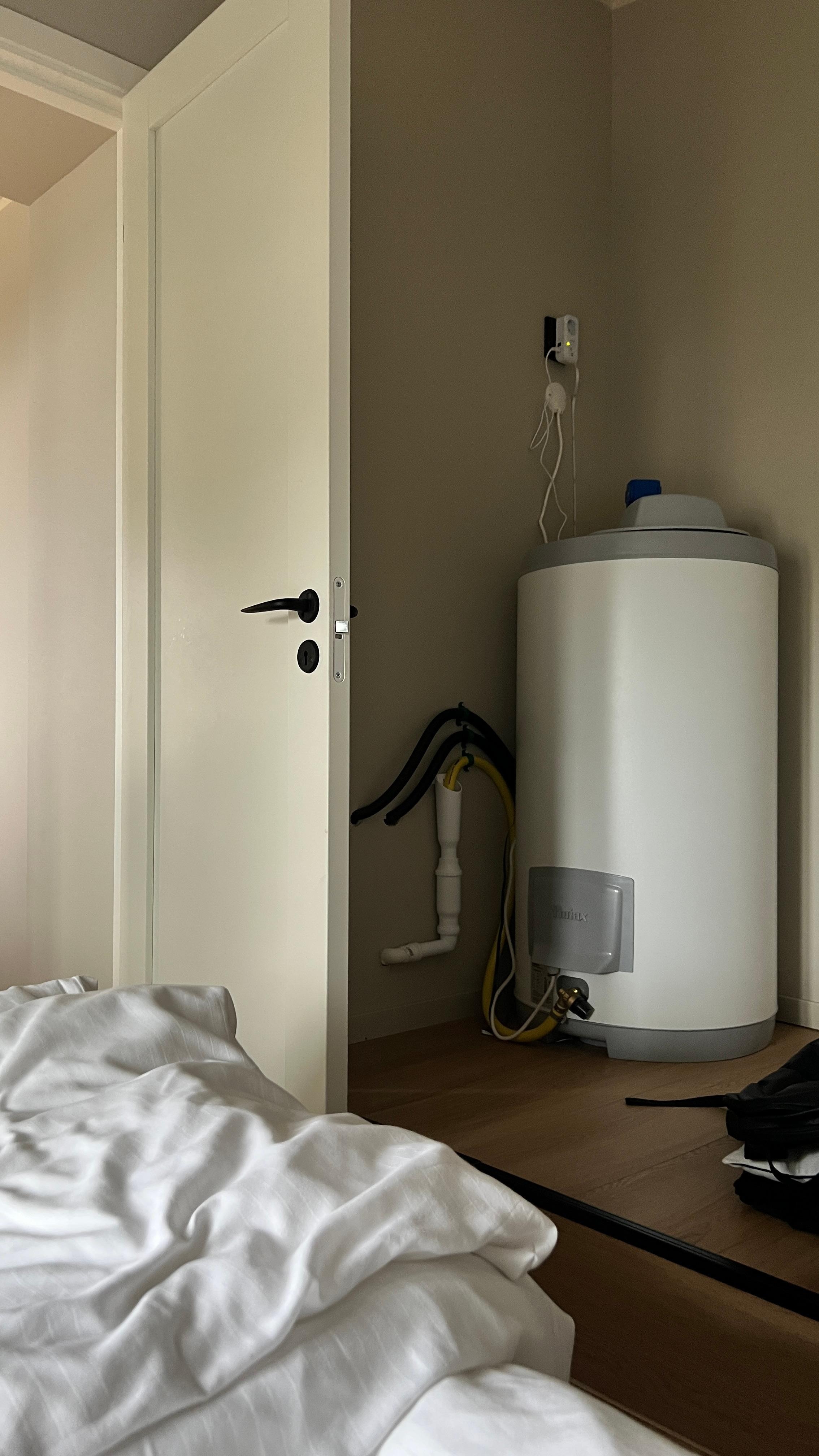 the second bedroom contained an exposed water boiler without any protective wall