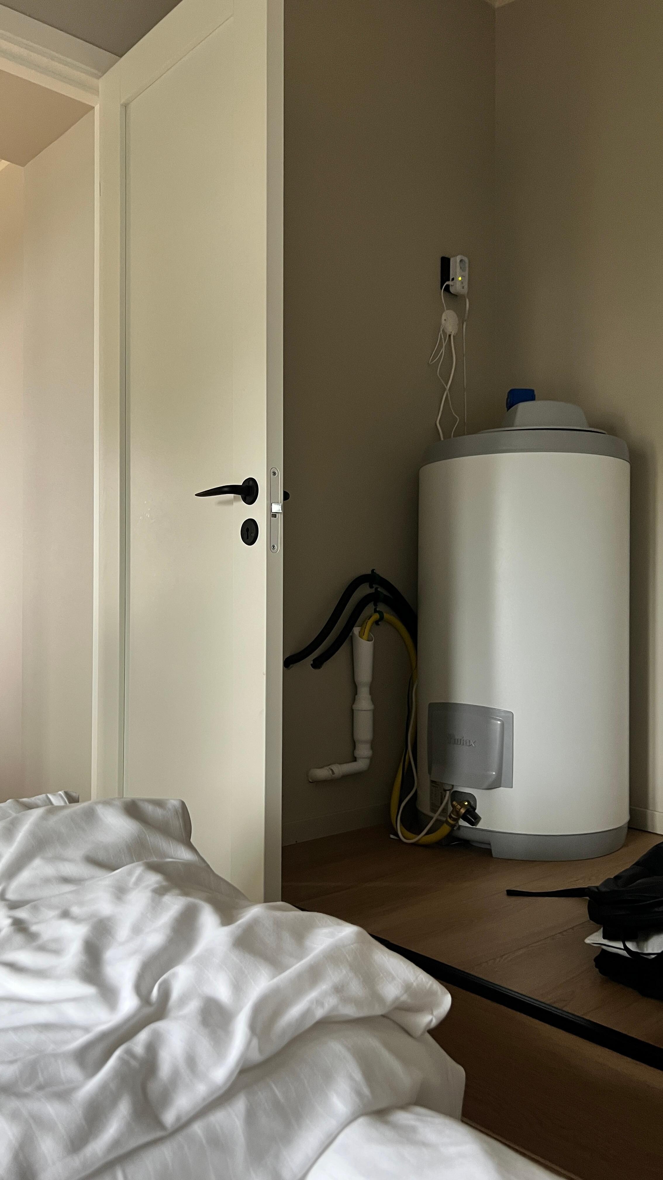 the second bedroom contained an exposed water boiler without any protective wall