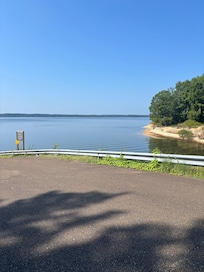 Boat ramp nearby