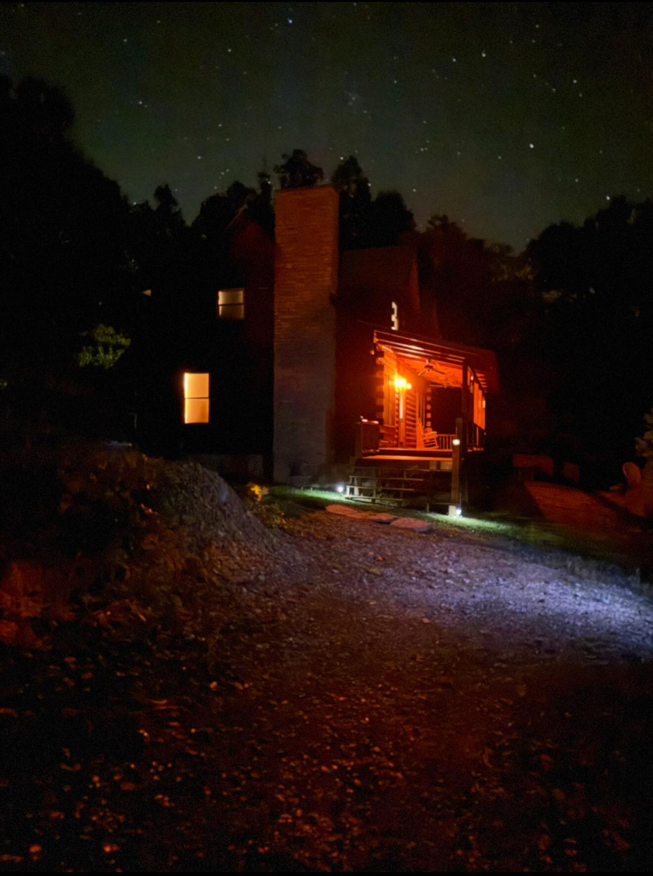 Such a beautiful cabin. 