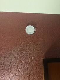 Ahí debería de estar el detector de humo